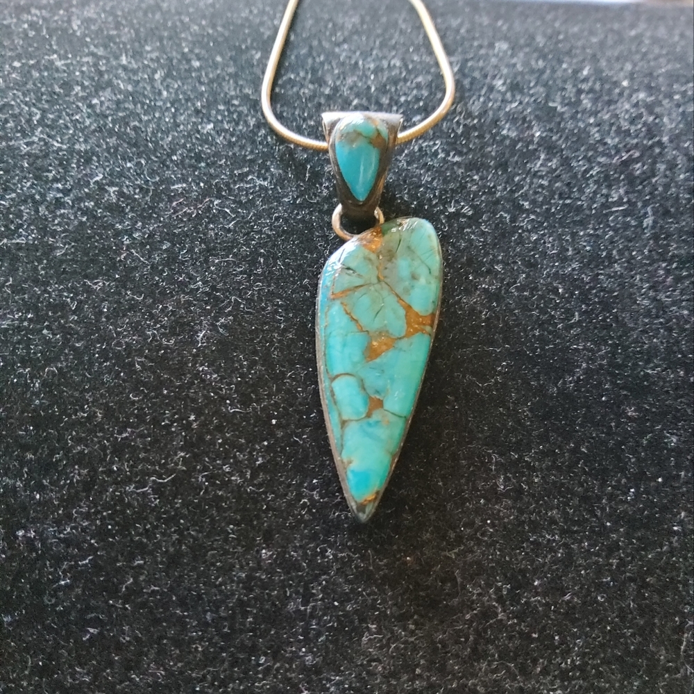 Turquoise arrowhead pendant necklace